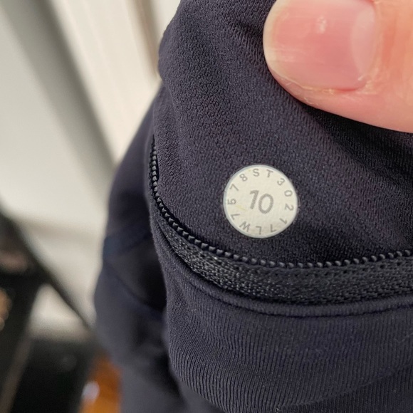 Lululemon Speed Up Low Rise Lined Running Shorts 2.5” Navy Blue Size 10 - Picture 6 of 6